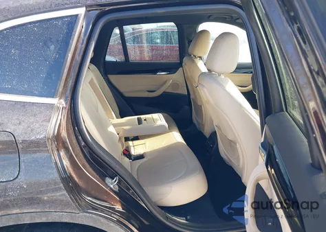 2016 BMW X1 xDrive28I z USA, uszkodzony, nr VIN WBXHT3C31G5E52818